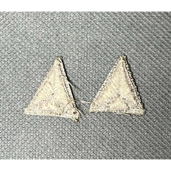 2 Vintage Boy Scouts BSA Silver Arrow Point Arrowhead Award Scouting Badge Patch - Picture 2 of 4